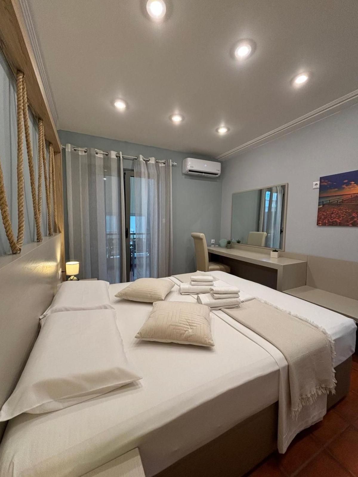 Green Suite Skiathos ภายนอก รูปภาพ
