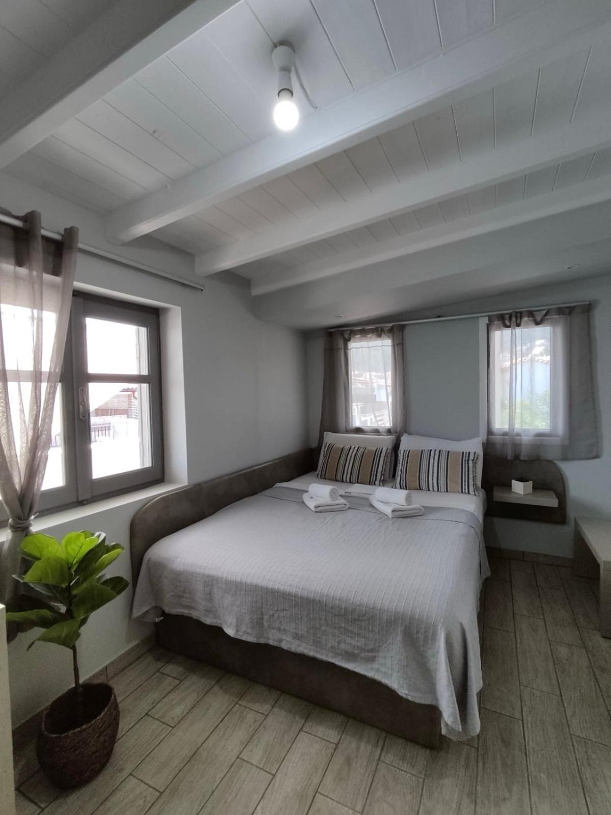 Green Suite Skiathos ภายนอก รูปภาพ